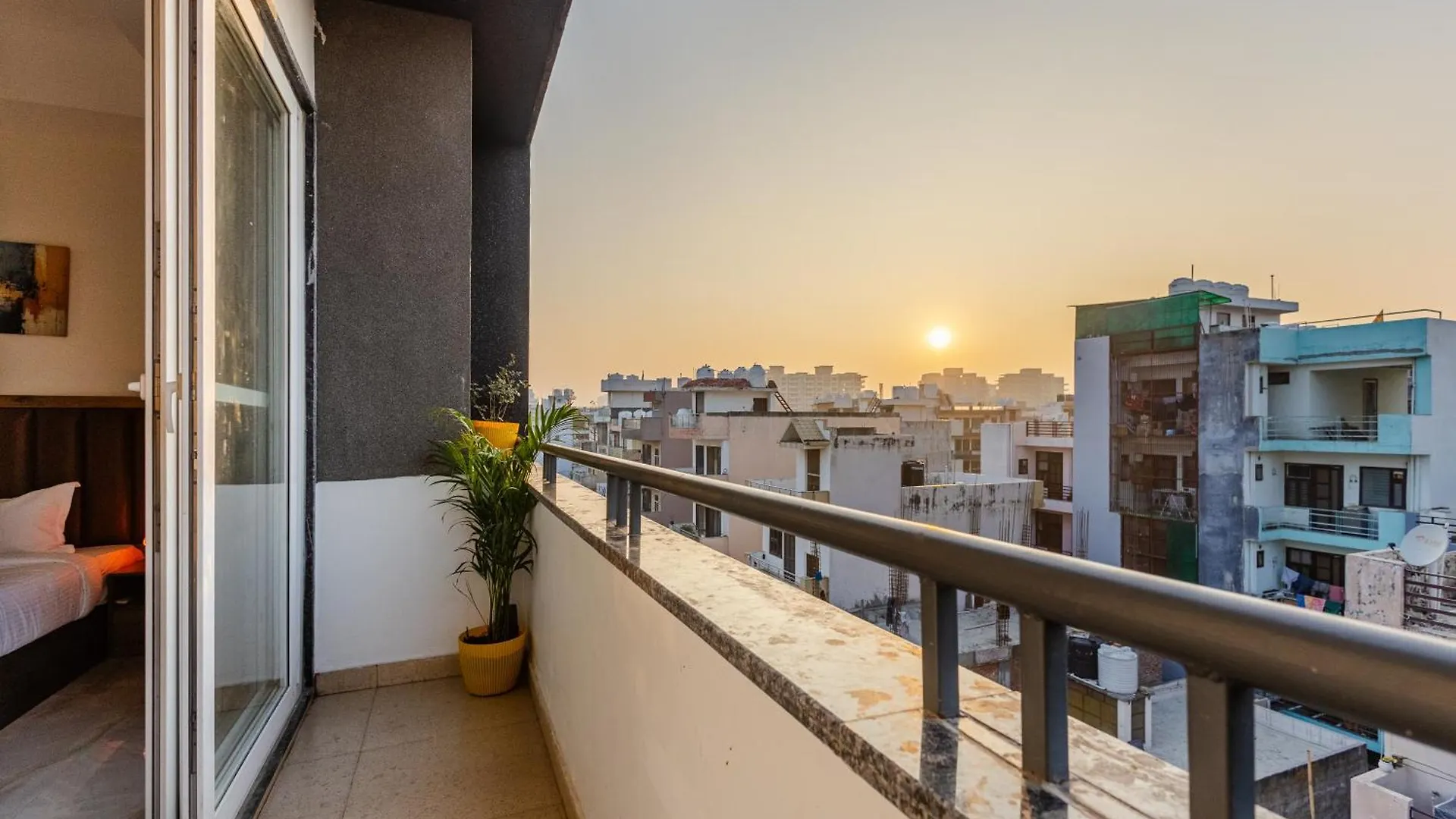 Lime Tree Luxury 2Bhk Serviced Apartment Near Artemis Hospital Gurgaon